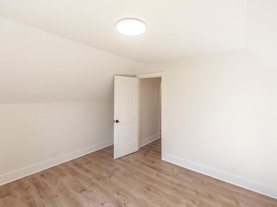 37th image of 655 Cummings Ln