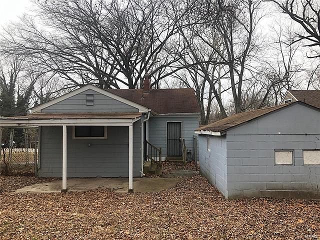 2nd image of 10142 Clairmont Dr