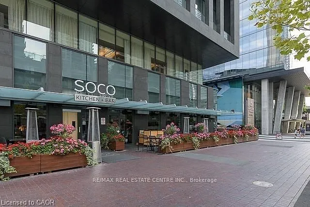 51 Lower Simcoe St #802 — Photo 2