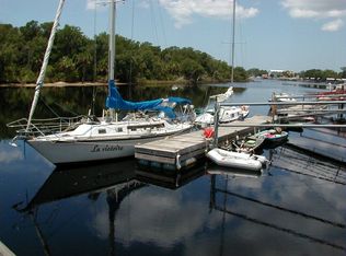 813 Riverside Dr SE, Perry, FL 32348