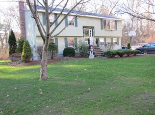 31 Connolly Rd, Billerica, MA 01821