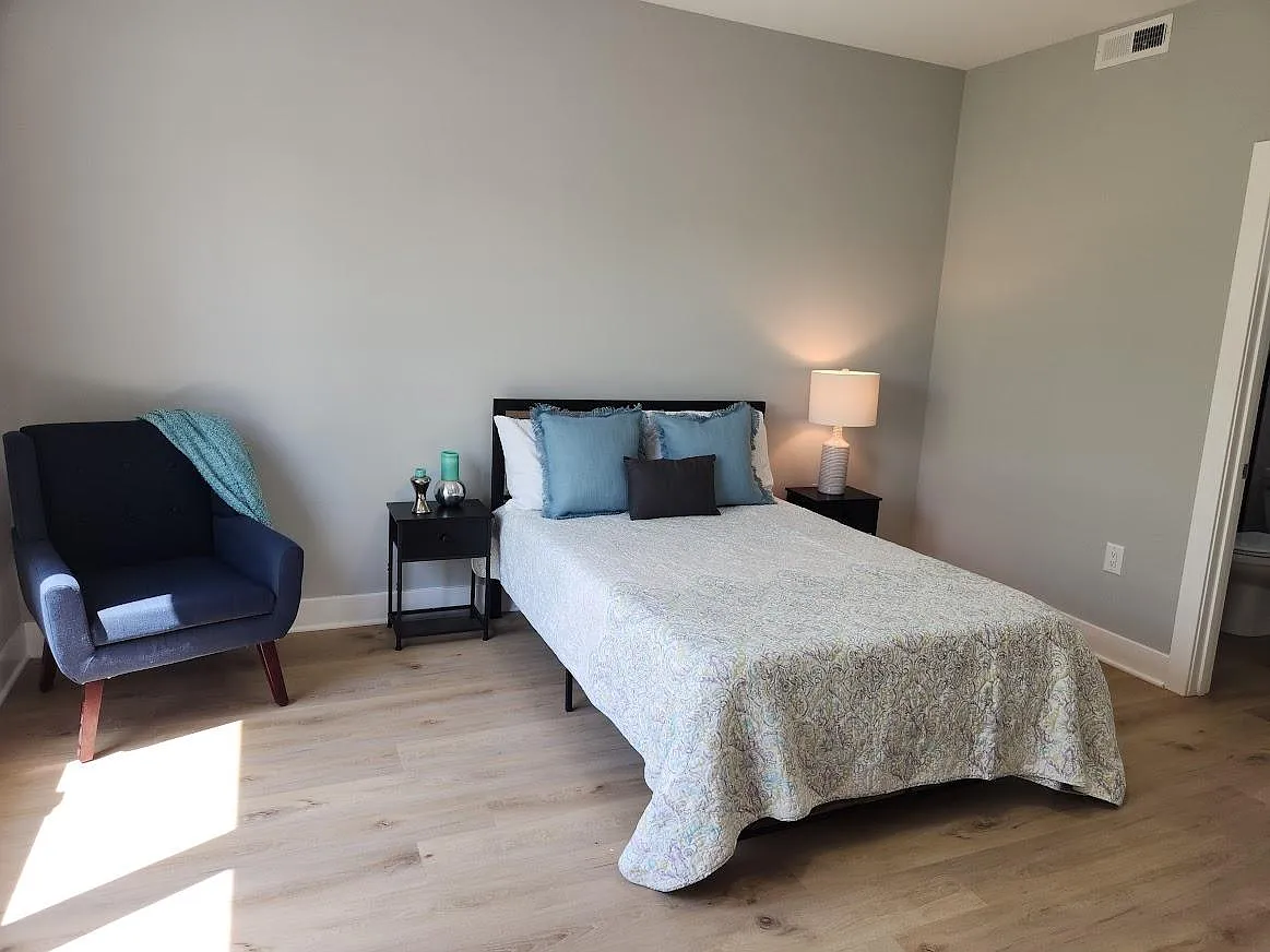 1 bed, $1,200 — Photo 2
