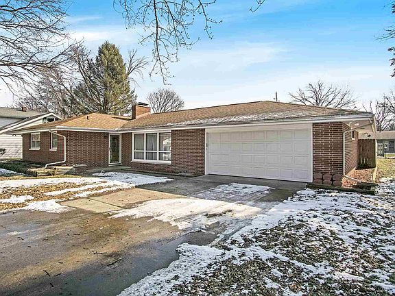 3rd image of 56698 Arch Ct