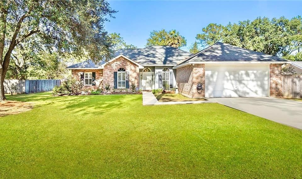 1st image of 106 Camellia Dr
