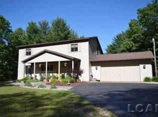 2961 Valley Heights Dr, Adrian, MI 49221