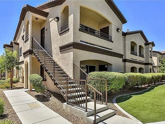 3rd image of 2291 W Horizon Ridge Pkwy Unit 5228