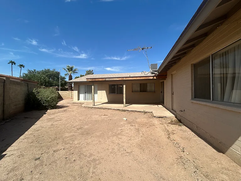 2141 E Manhatton Dr — Photo 6
