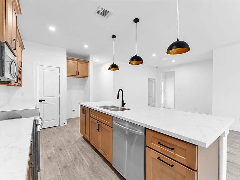 11403 Alcott Dr — Photo 17