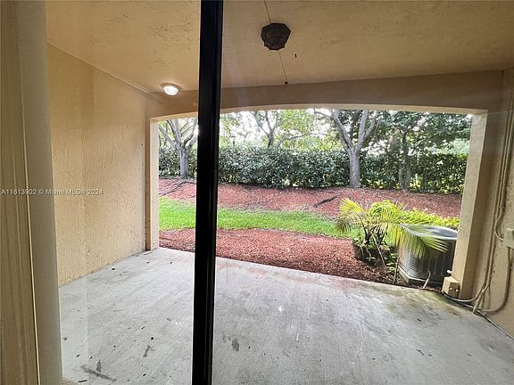4th image of 4014 Peppertree Dr #4014