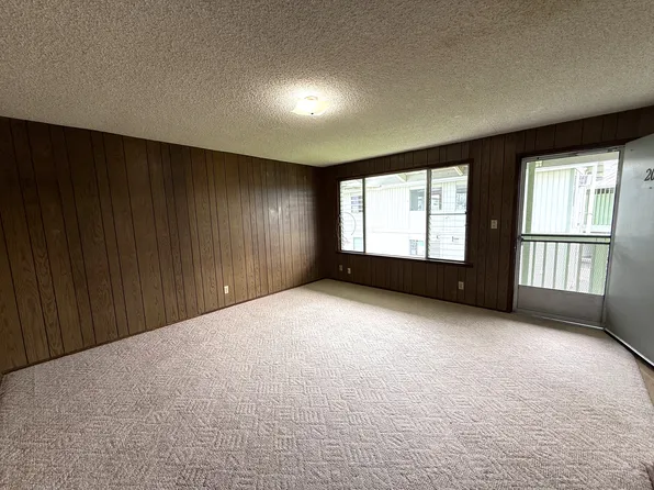 485 Waianuenue Ave APT 201, Hilo, HI 96720