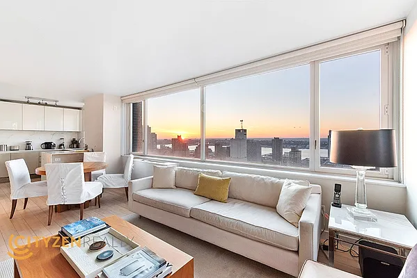 Rented by City Zen Realty | media 17