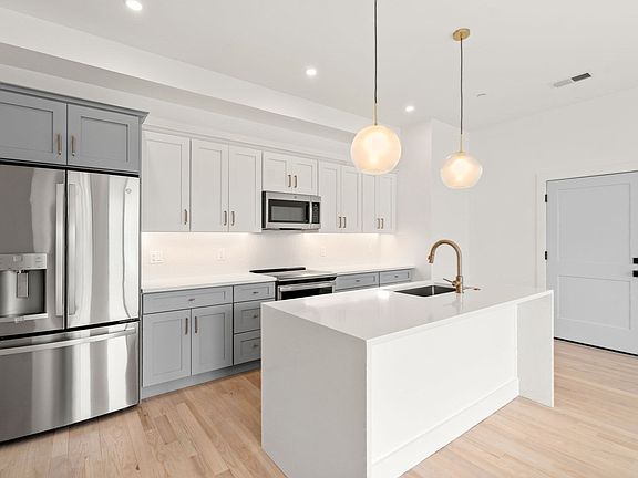 5th image of 52 Withington St #9