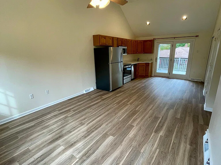 7 Prospect Ave #R — Photo 6