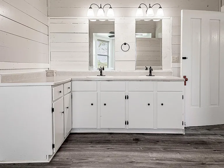 246 FM 405 — Photo 14
