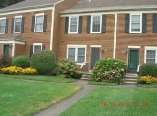 82 Foxbridge Village Rd, Branford, CT 06405