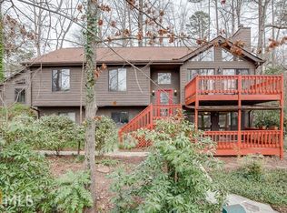 8733 Lake Dr, Snellville, GA