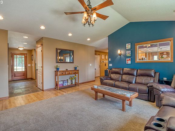 5th image of 43217 NE Baxter Dr