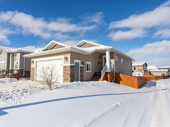 2nd image of 127 Mitchell Cres