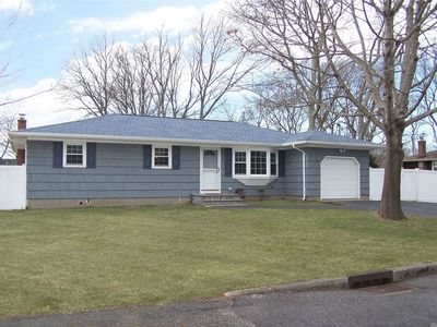 6 Peekskill Ave, Patchogue, NY, 11772