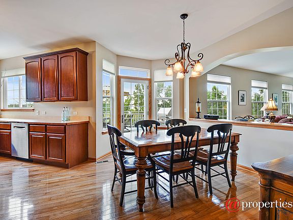 Eat-in Kitchen Area with More Lake Views