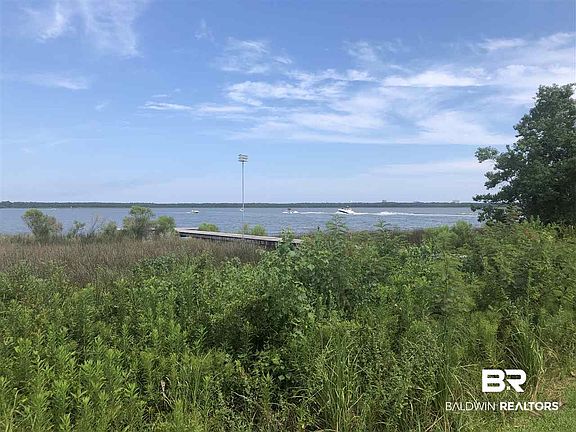 3rd image of 25 Lafitte Blvd