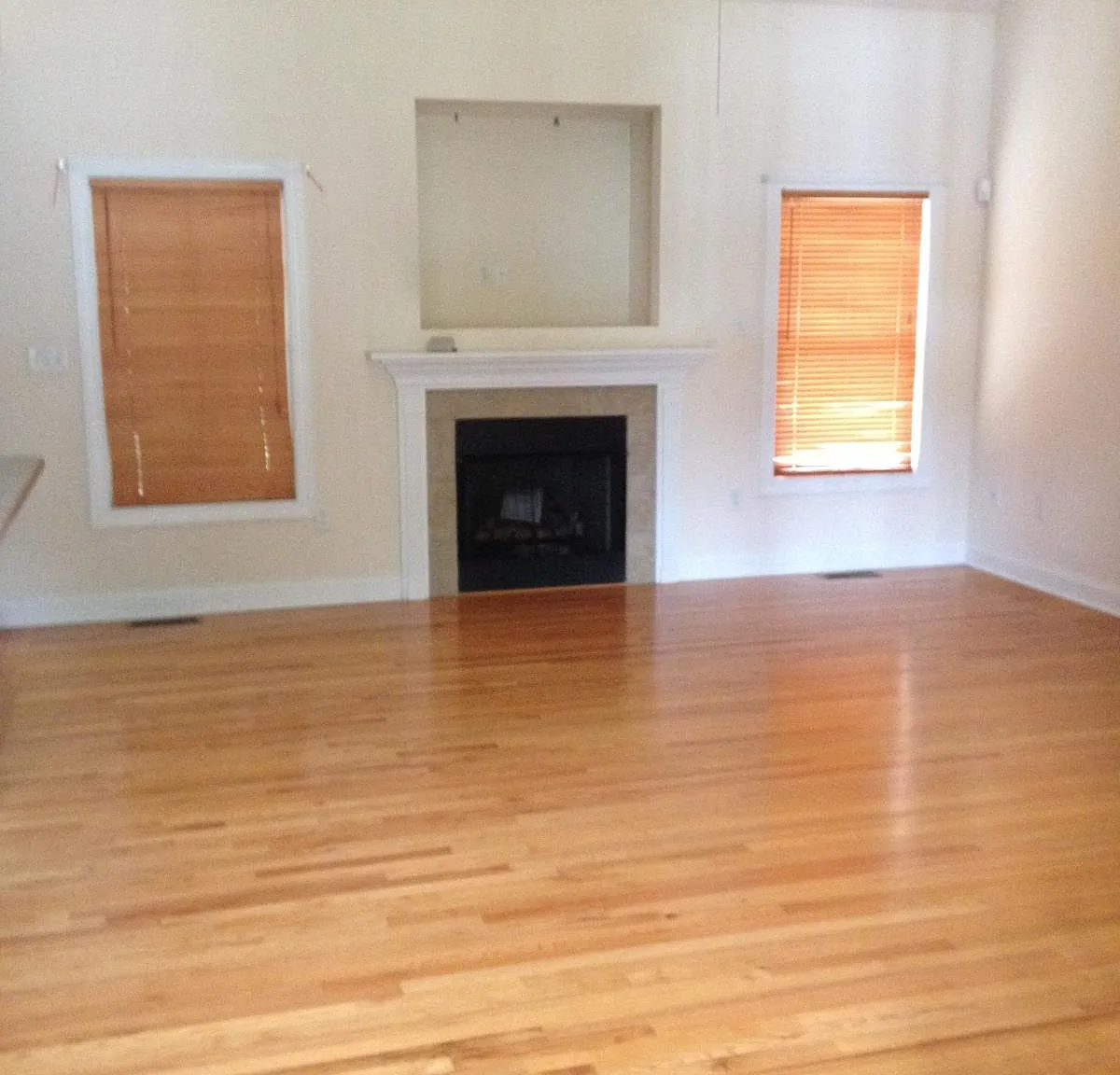 4 bed, 2.5 bath, 2332 sqft, $2,100 — Photo 2