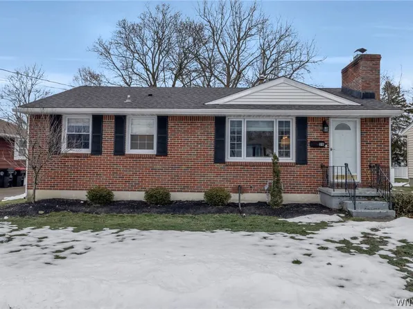 39 Linden Ave, Lancaster, NY 14086