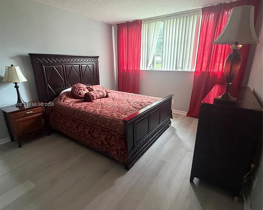 8990 S Hollybrook Blvd #106