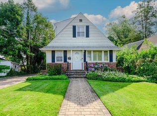 46 Schumacher Drive, New Hyde Park, NY 11040