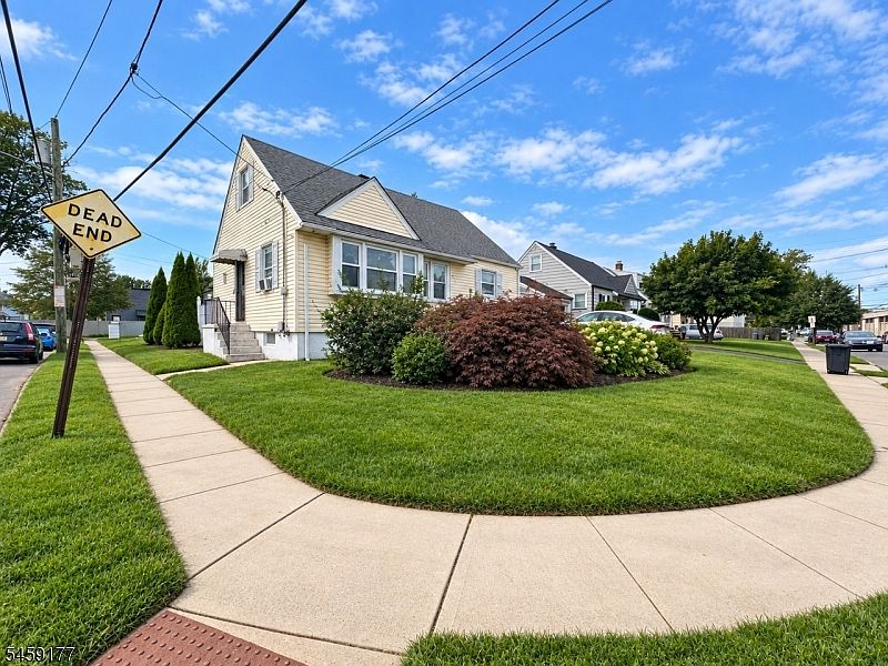1st image of 611 Green St
