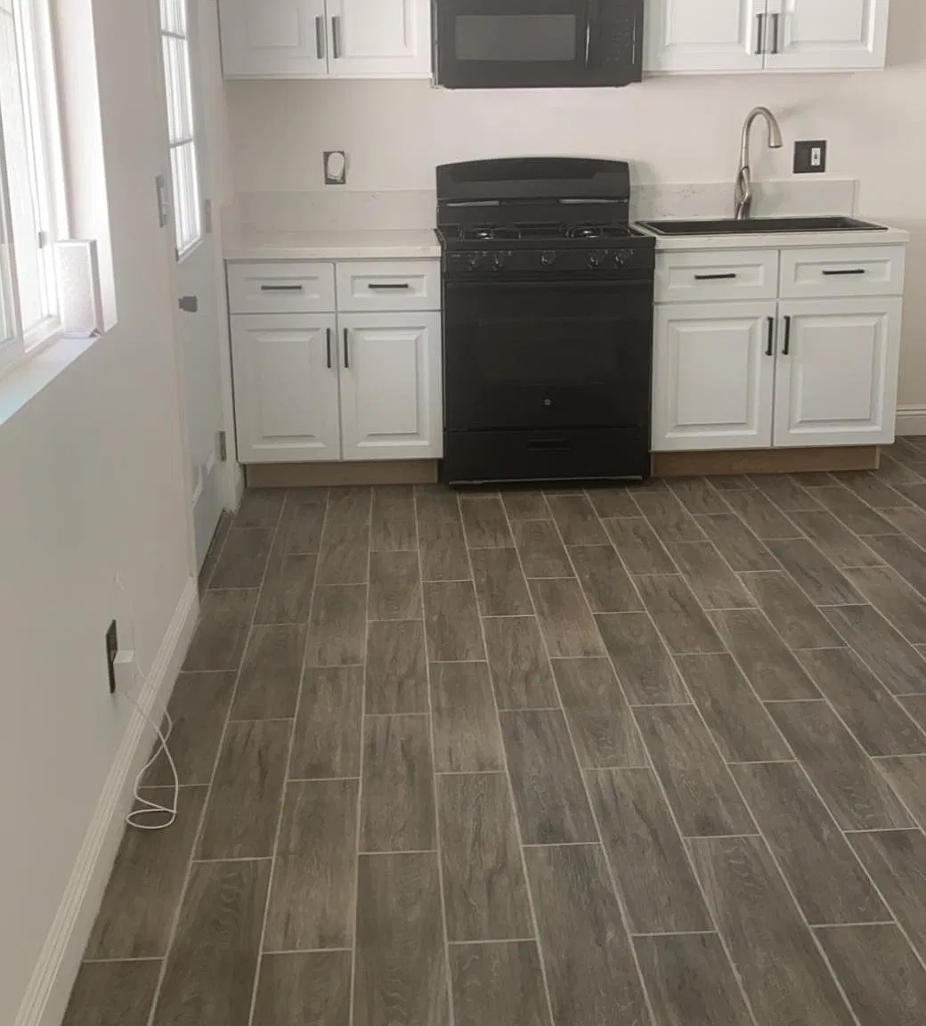4513 W Clark Ave — Photo 2