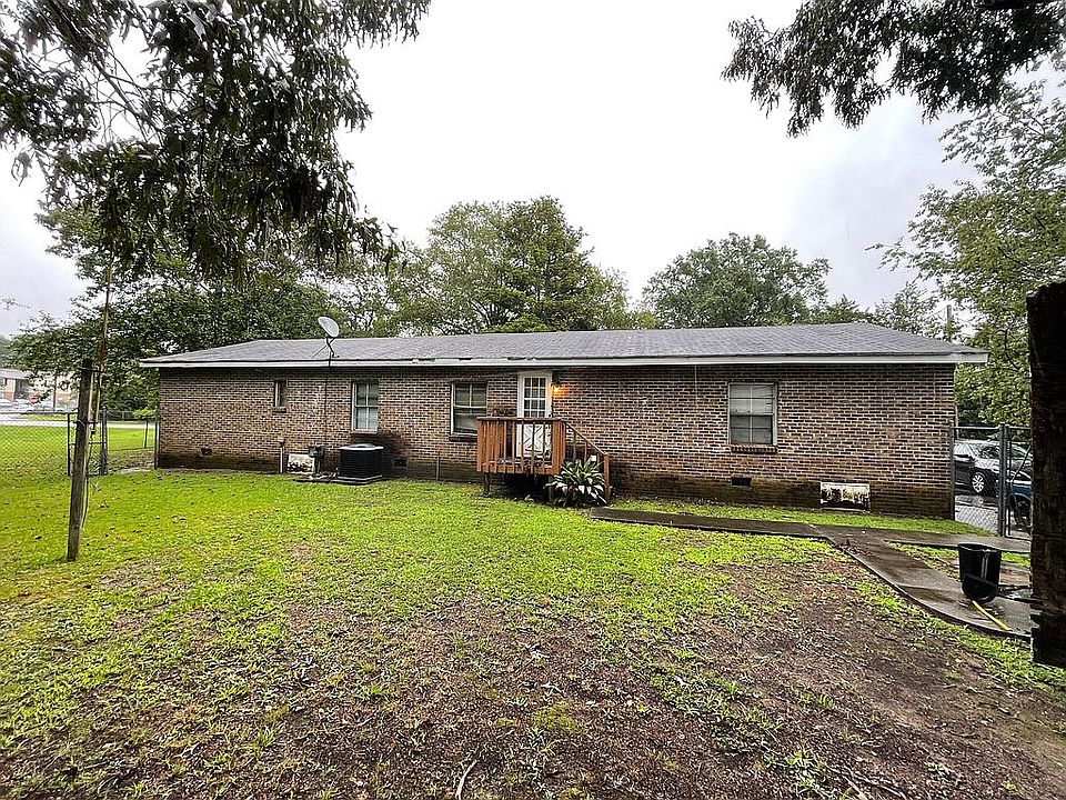 1st image of 102 Henry Dr