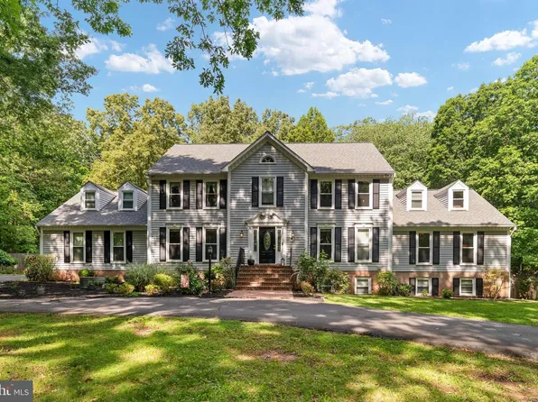 10080 Greenwich Wood Dr, Nokesville, VA 20181