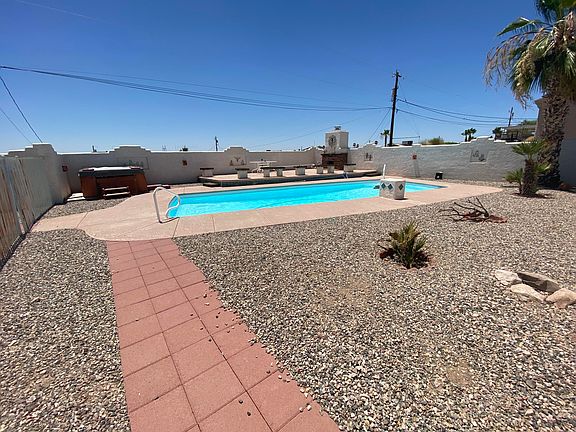 4th image of 751 Delta Dr