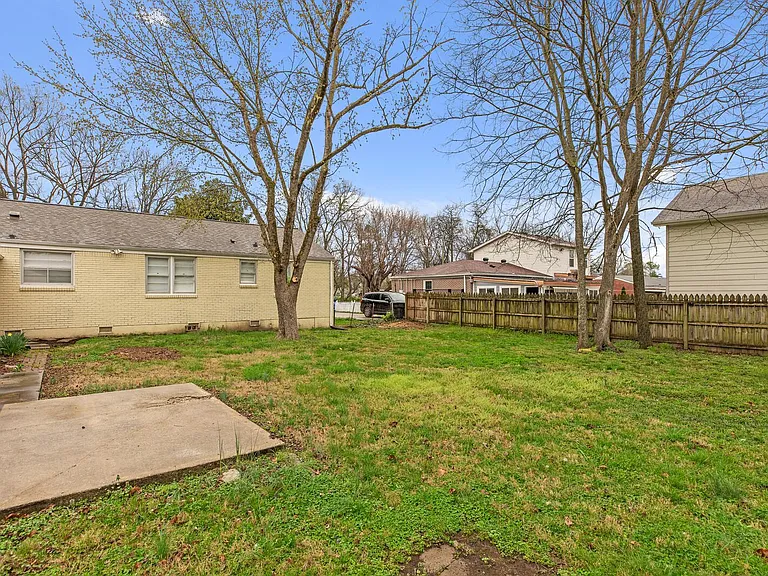 425 Perkins Dr — Photo 16