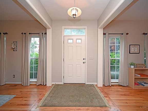 4th image of 7253 Mariemont Cres