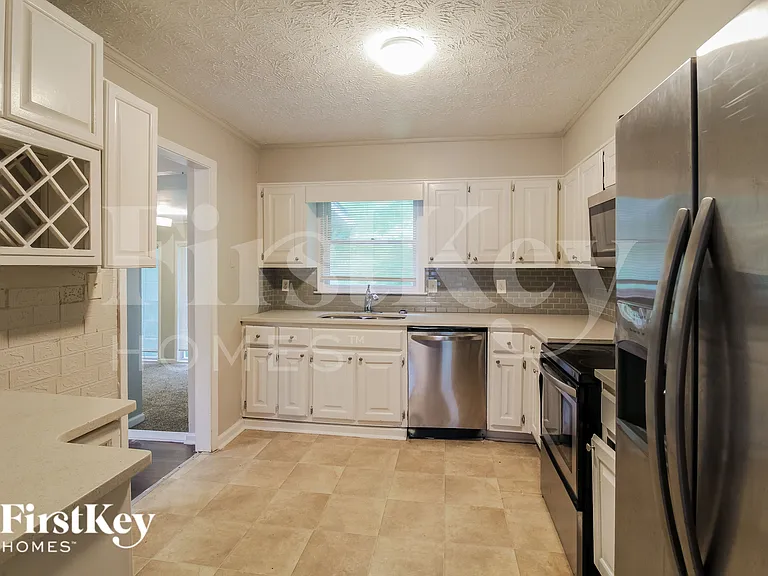 732 Harness Ct — Photo 4