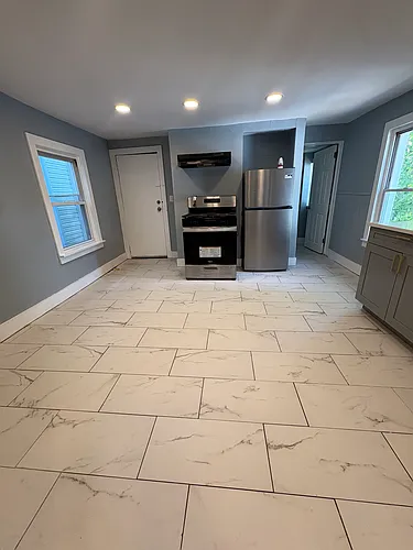 593 Christopher St #1 Photo 1