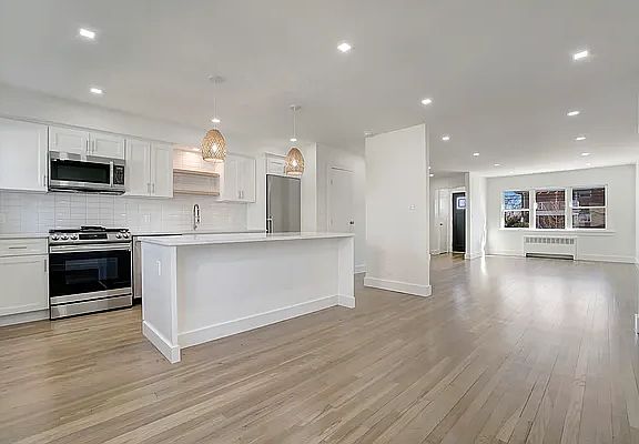 3rd image of 257 Beach 119 St