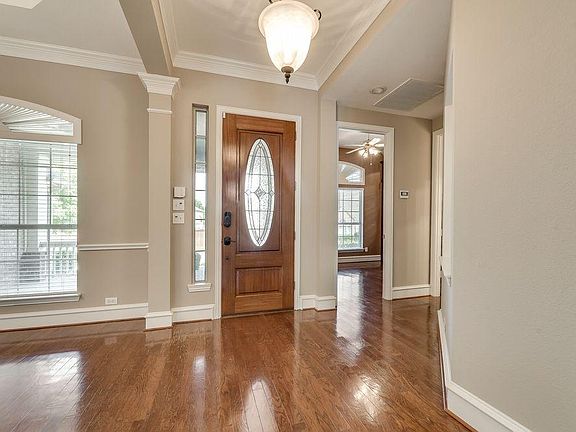 3rd image of 5505 White Willow Dr