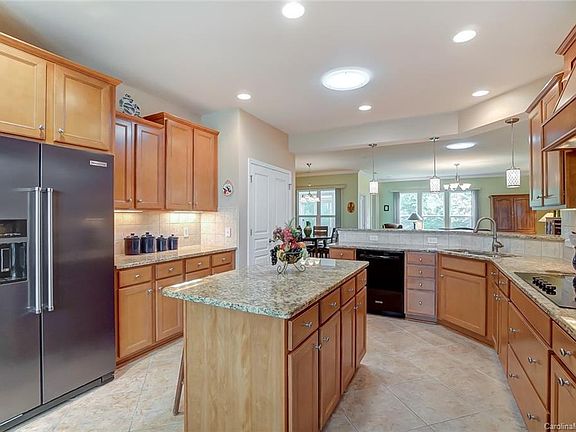 5th image of 4054 Ambleside Dr
