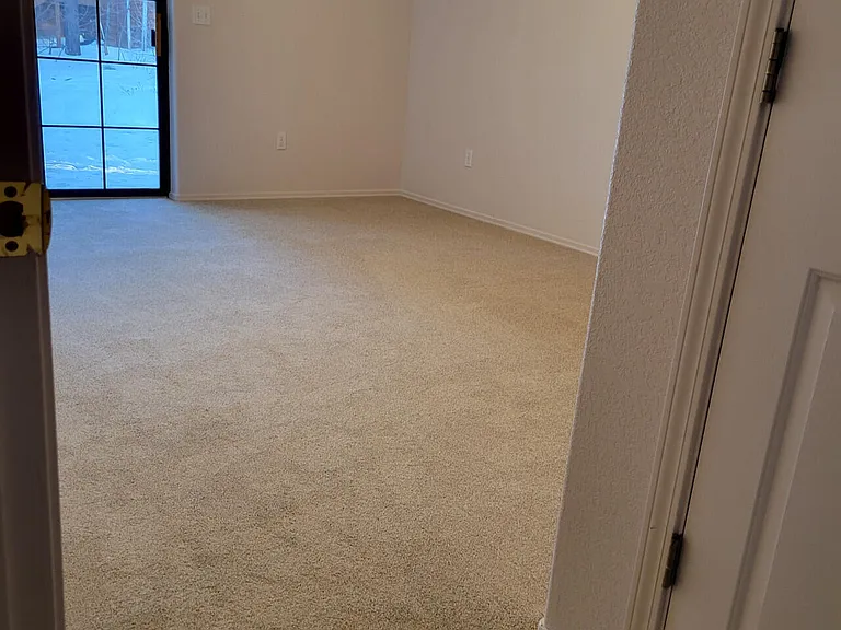 1707 E Woodchuck Ln — Photo 10