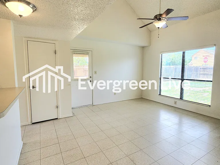 2192 Santa Clara Ct — Photo 9