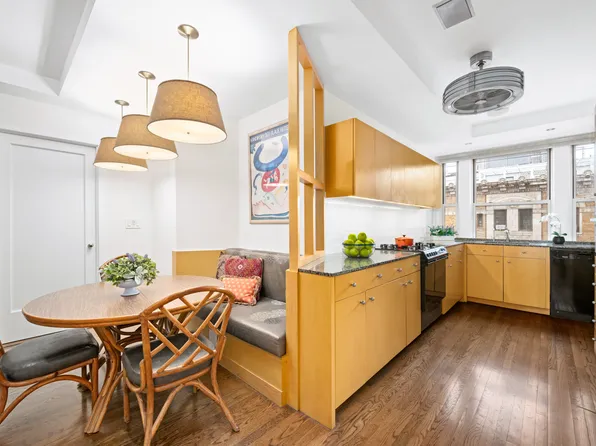 135 East 74th Street image 6 of 11