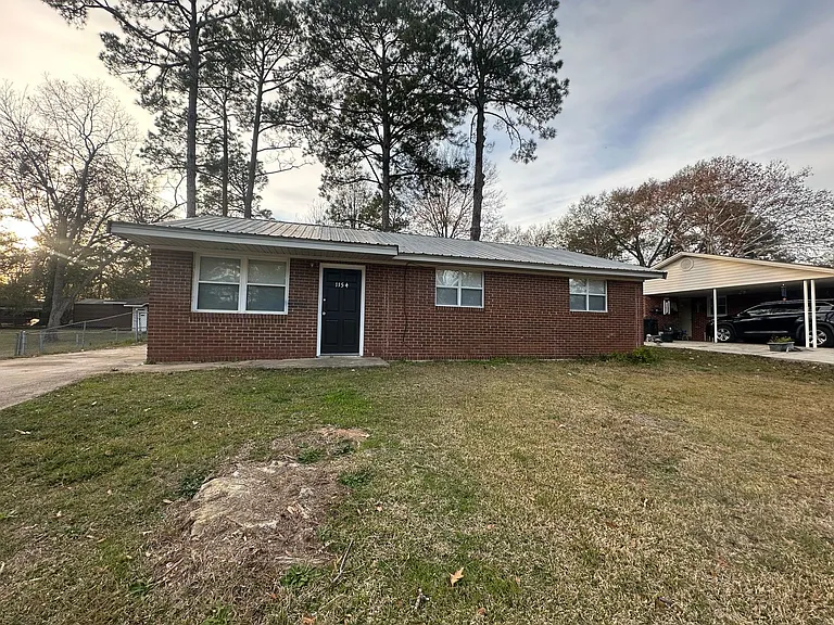 1154 Lakewood Dr — Photo 1