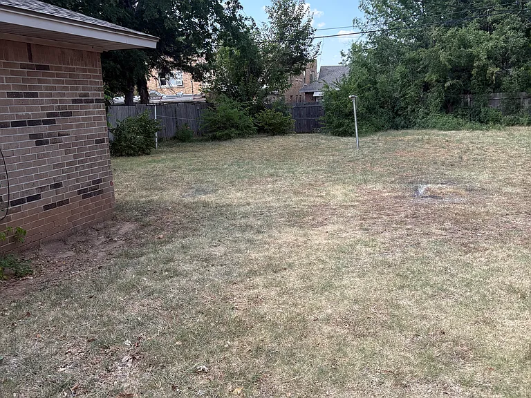311 NW 24th St — Photo 18
