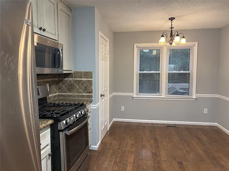 5045 Bayberry Ct — Photo 12