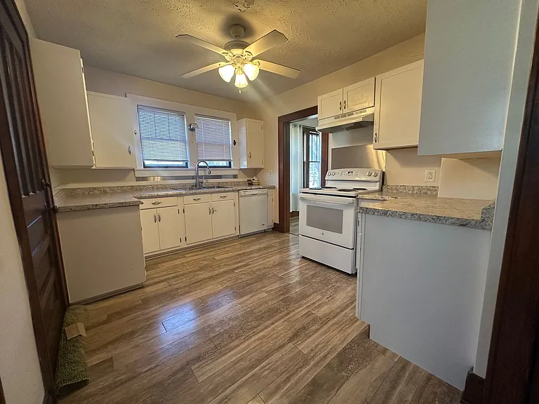 4333 Highway 126 — Photo 17