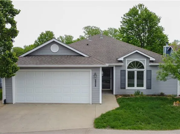 2908 Meadow Dr, Lawrence, KS 66047