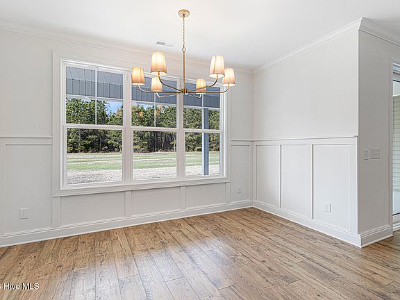 3rd image of 114 Antebellum Drive